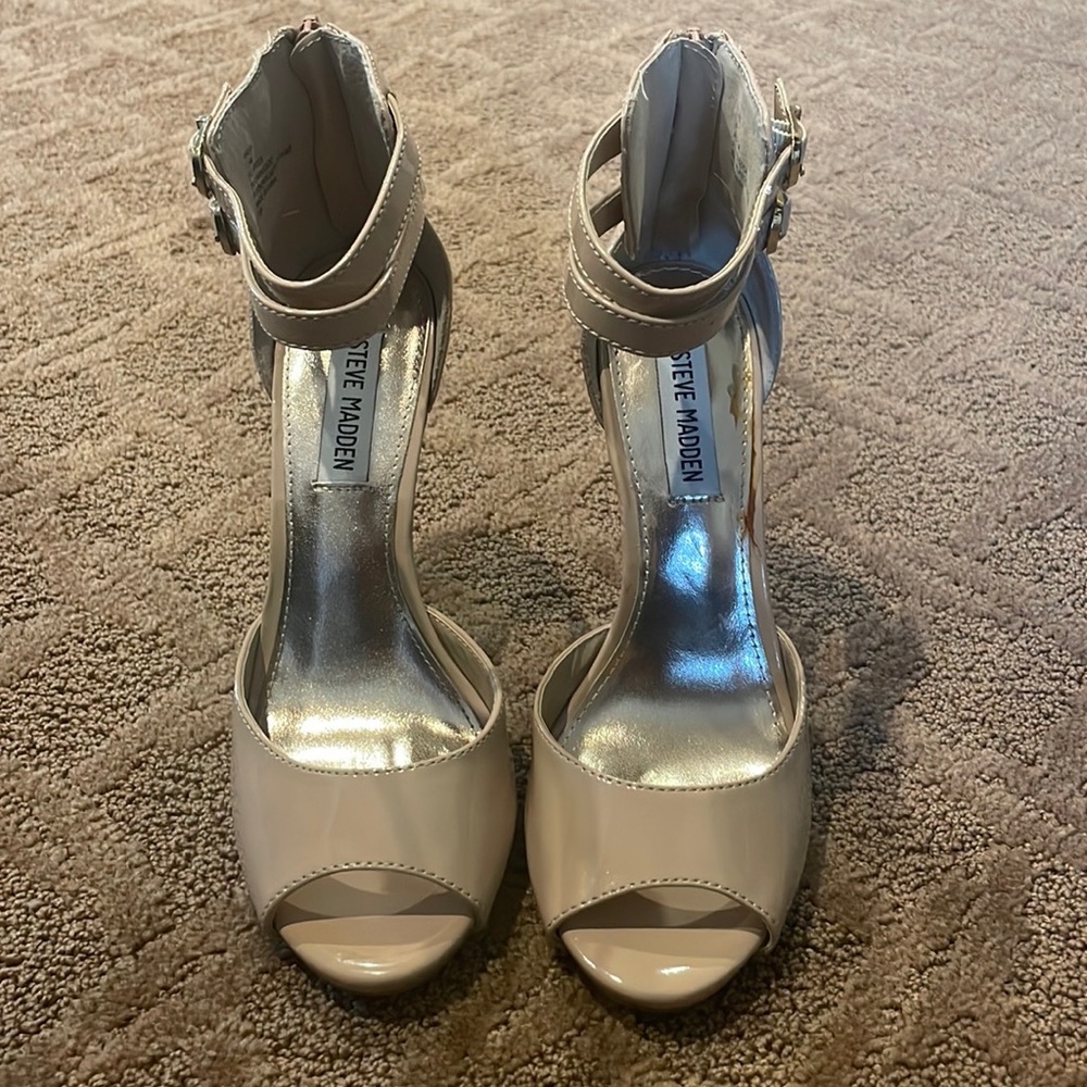 Steve Madden Maira Ankle Strap Heels Sandals never worn